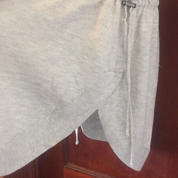 Light weight hooded tunic full zip sweater - Picture 5 of 5